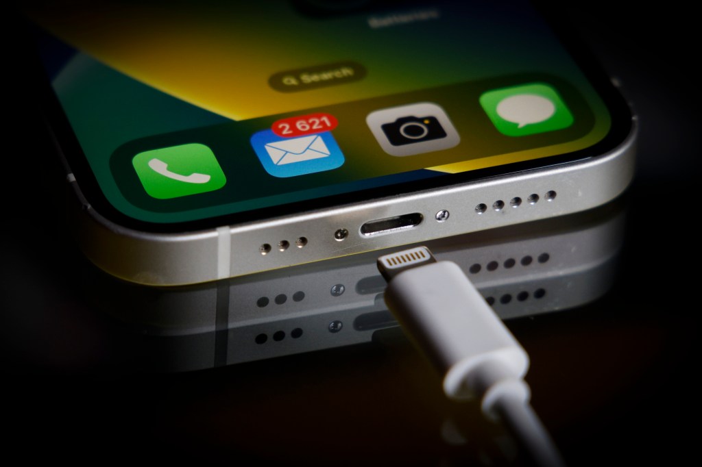 Stop Killing Your Smartphone: Fix Charging Habits